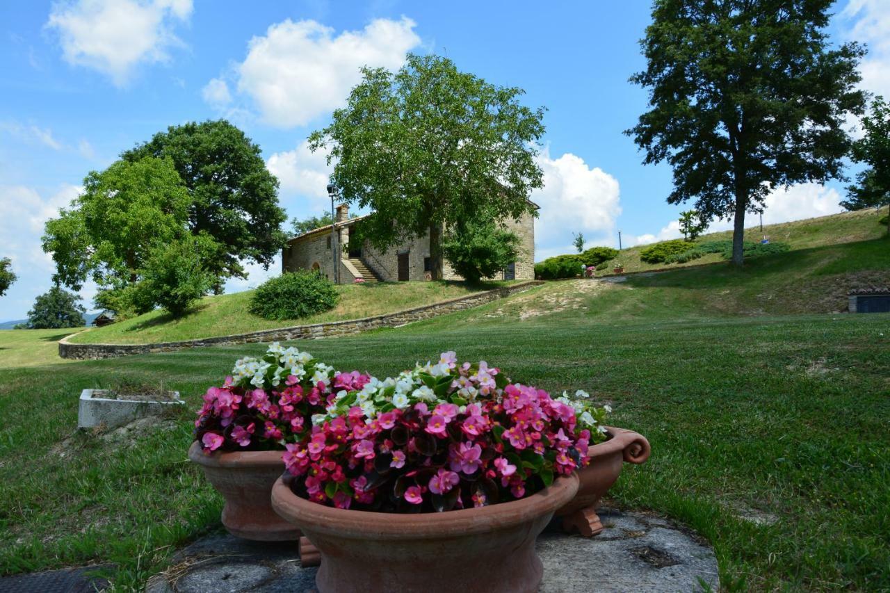 Agriturismo Le Case Villa Pietralunga  Buitenkant foto